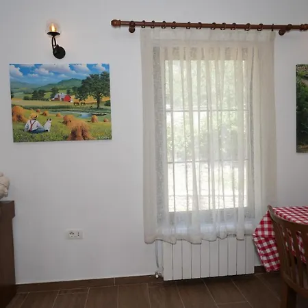 Agroturizem Dr Bizhga * Golem (Gjirokaster)