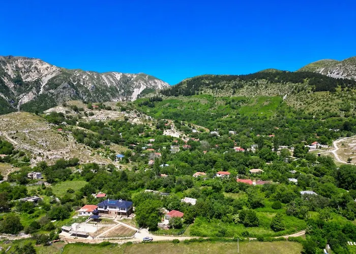 Agroturizem Dr Bizhga Konukevi *