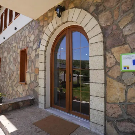 Agroturizem Dr Bizhga * Golem (Gjirokaster)