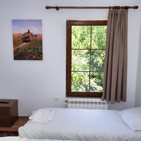 Agroturizem Dr Bizhga * Golem (Gjirokaster)