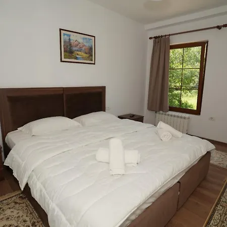 Agroturizem Dr Bizhga * Golem (Gjirokaster)