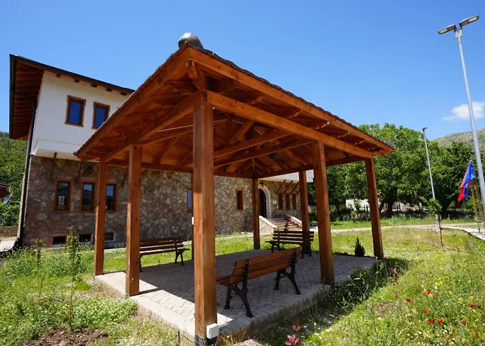 Agroturizem Dr Bizhga Pensjonat Golem (Gjirokaster)