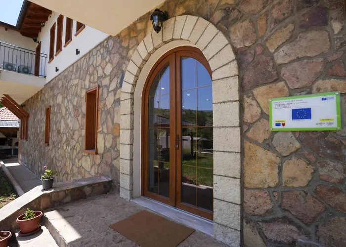Agroturizem Dr Bizhga * Golem (Gjirokaster)