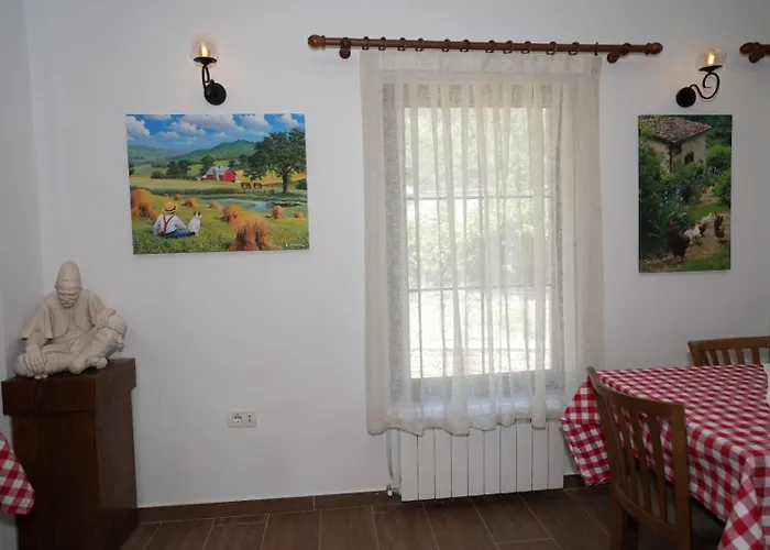 Agroturizem Dr Bizhga * Golem (Gjirokaster)